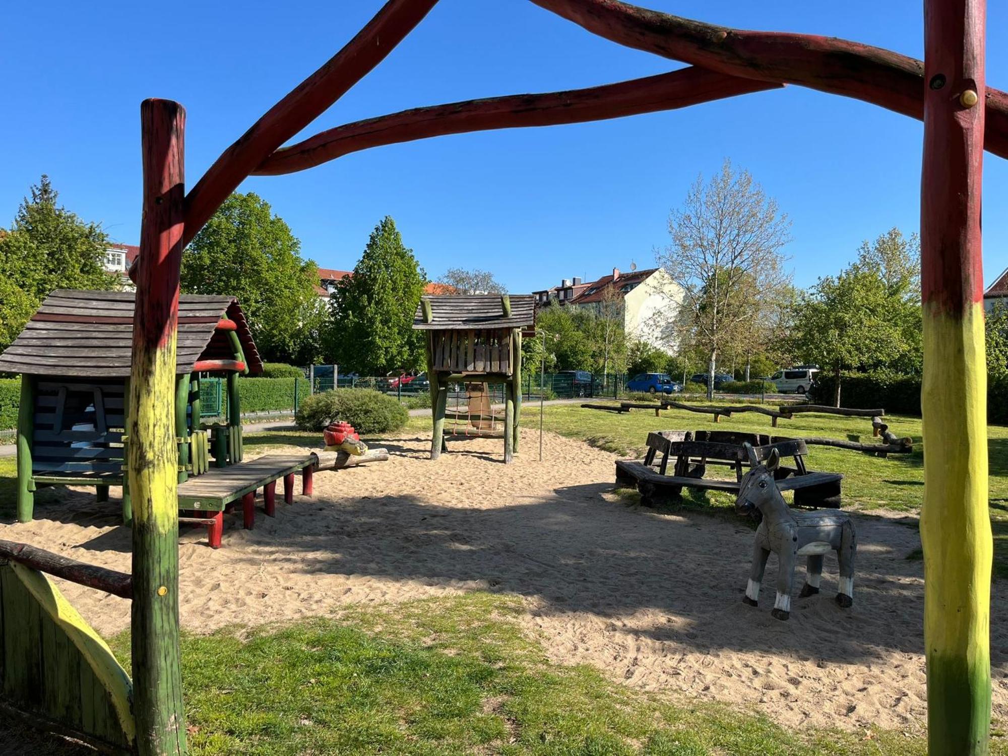 Fewo "Franzi" 5 Personen, Zentrale Lage, Parkplatz Dessau-Rosslau 外观 照片